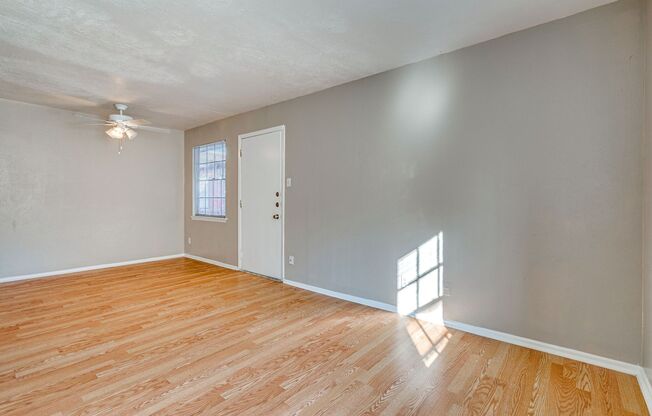 2 beds, 1 bath, 750 sqft, $1,100, Unit K706 - 307 - 107