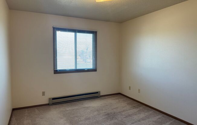 2 beds, 1 bath, 835 sqft, $695, Unit 306