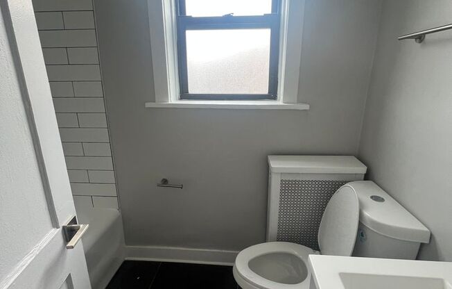 1 bed, 1 bath, 790 sqft, $1,745, Unit 609-2H