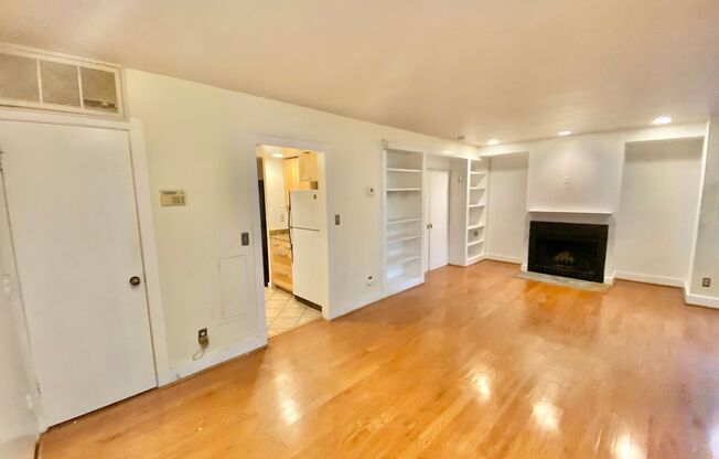 Dupont Circle 1 Bedroom Charmer with Patio, Fireplace, Central Air, Washer/Dryer!