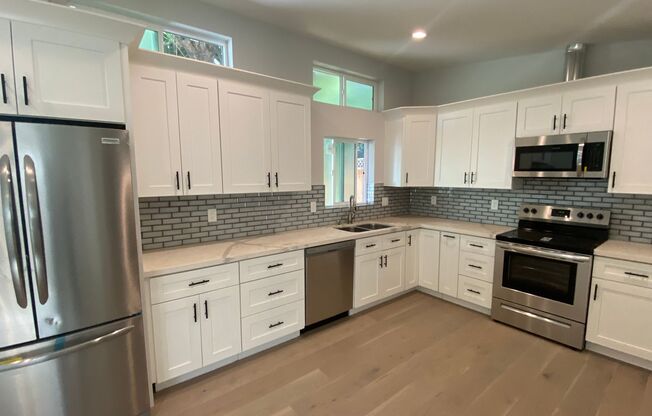 2 beds, 1 bath, $2,395, Unit ADU