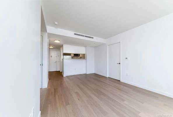 2 beds, 2 baths, 975 sqft, $3,800, Unit 14B