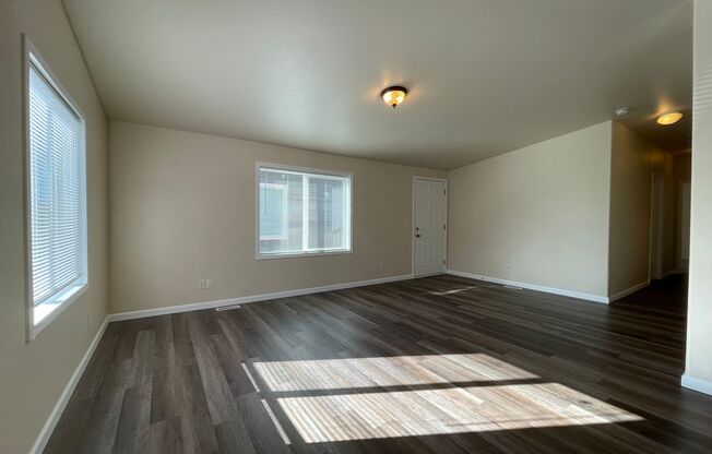 Evergreen Place Condominiums!! 2327 108th St E !!