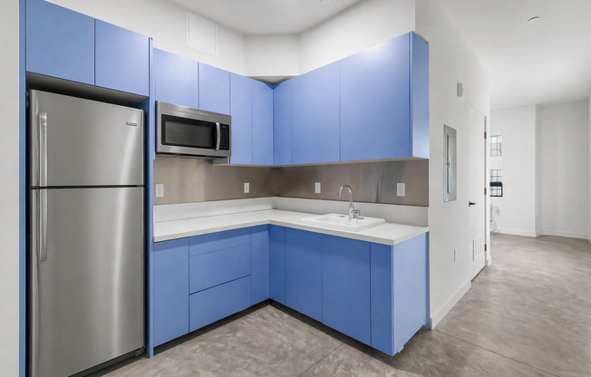 Studio, 1 bath, 300 sqft, $1,645, Unit 456