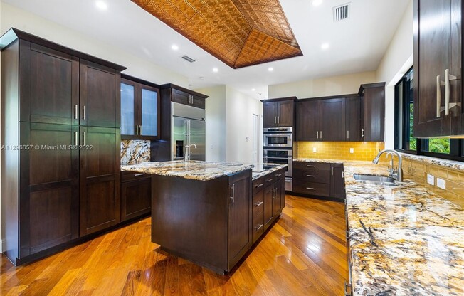 3848 UTOPIA CT