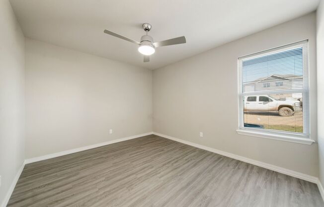 3 beds, 2 baths, 1,304 sqft, $1,829, Unit 568