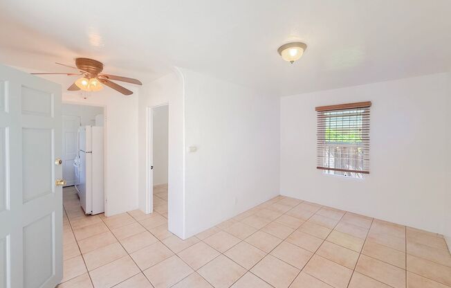 1 Bedroom / 1 Bath Cottage W/ Parking space in Normal Heights