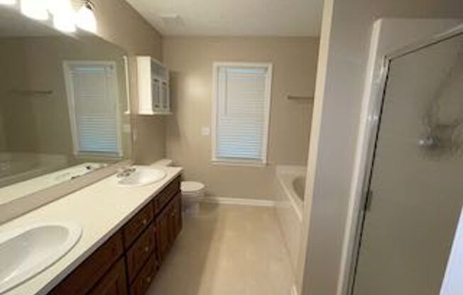 3 beds, 2 baths, $1,650