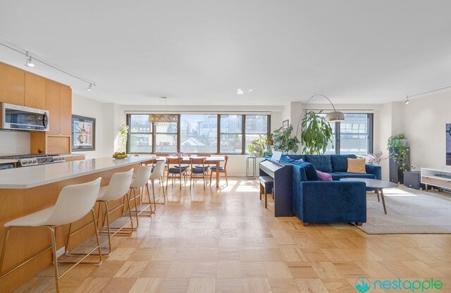 4 beds, 4 baths, 2,200 sqft, $12,000, Unit 1009