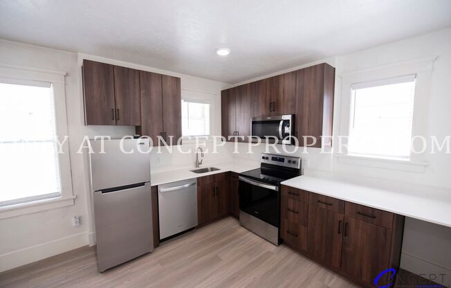 Studio, 1 bath, 285 sqft, $999, Unit 15