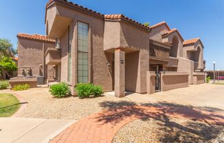 Beautiful 2-Bedroom Home with Easy Access to the 202!