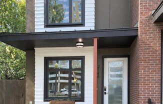 2144 GLENARM PL