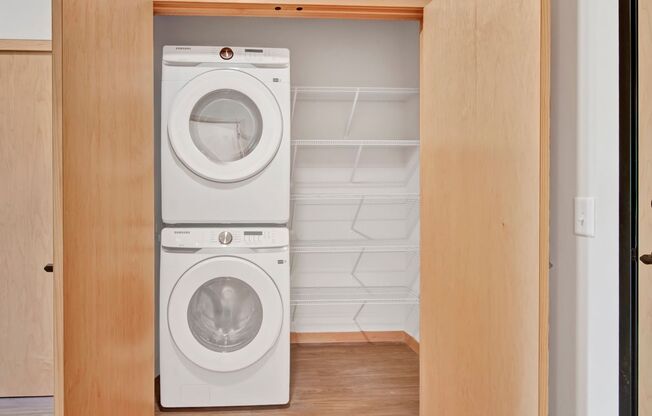 Studio, 1 bath, 500 sqft, $1,400, Unit 208