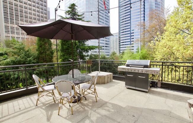 1 bed, 2 baths, 692 sqft, $2,295, Unit 0512