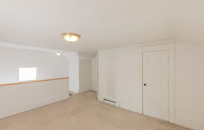 3 beds, 1 bath, $1,295