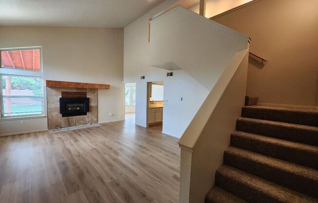 4044 Painted Pony Cir