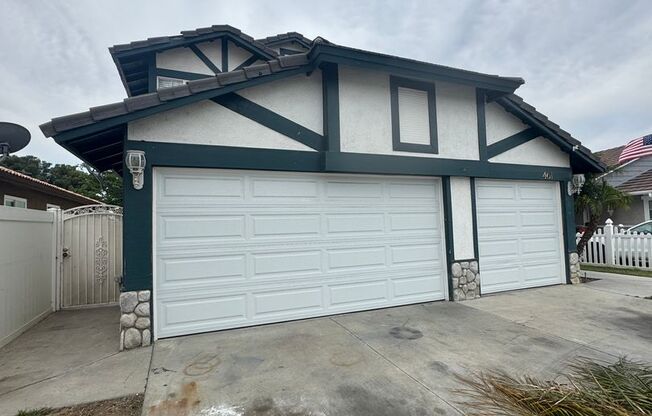 Beautiful 4 bedroom Home in Perris!