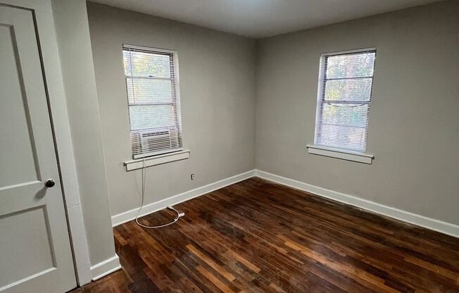 2 beds, 1 bath, $1,050