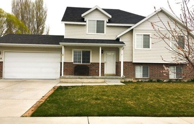 5 Bedroom 3 Bathroom in Lehi!