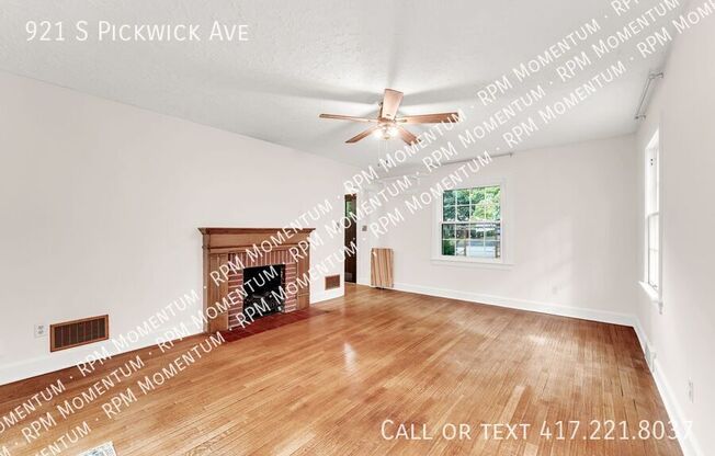 921 S PICKWICK AVE
