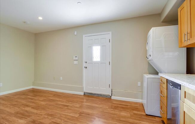 Gorgeous ADU Apartment | Washer/Dryer | Private Entrance