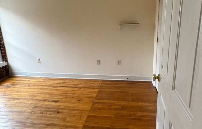 1 bed, 1 bath, 511 sqft, $1,300, Unit APT 406