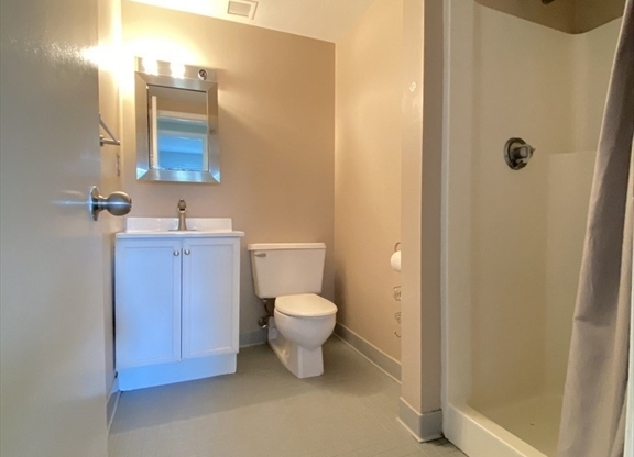 2 beds, 2 baths, 825 sqft, $3,450, Unit 226