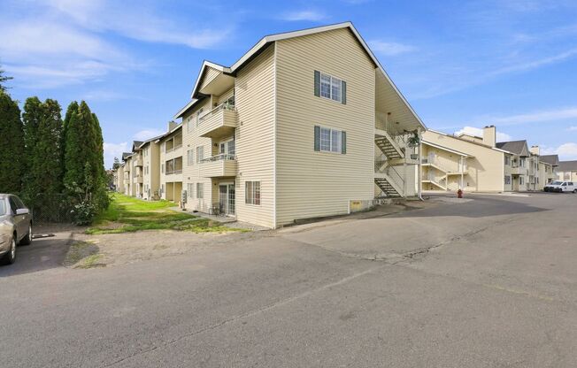 2 beds, 2 baths, 1,140 sqft, $1,495