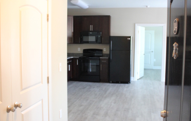 2 beds, 2 baths, $1,525, Unit APARTMENT 204