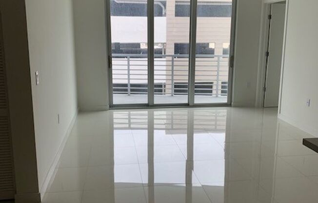 1 Bed / 2 Bath UNIT 3-218