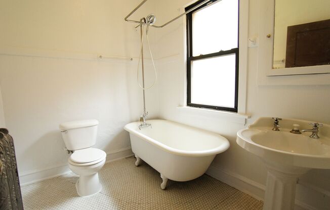 2418 Sawyer LLC