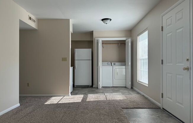 2 beds, 1 bath, $750, Unit 2017 Apt. A