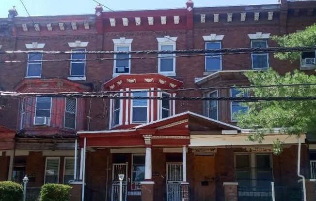 2 beds, 1 bath, $1,250, Unit #2