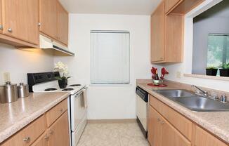 Palm Lakes provides well-equipped kitchens