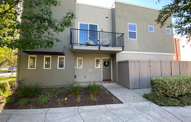 Contemporary 3 Bedroom Capital Village Townhome