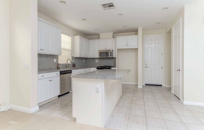 4 Bed Home in Lovely Community