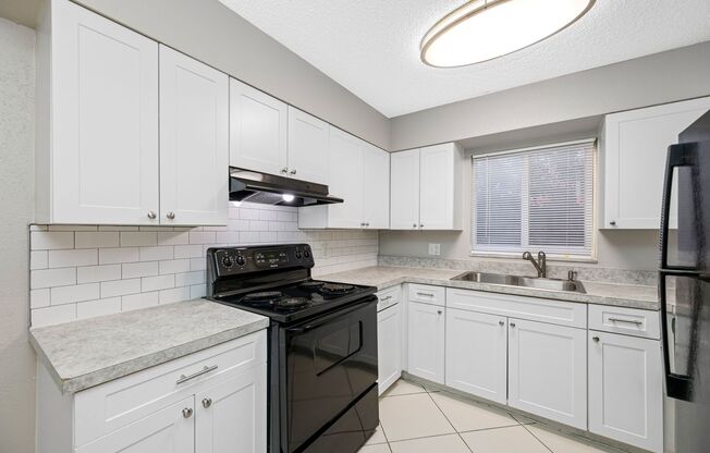 2 beds, 1 bath, 850 sqft, $1,680, Unit C112