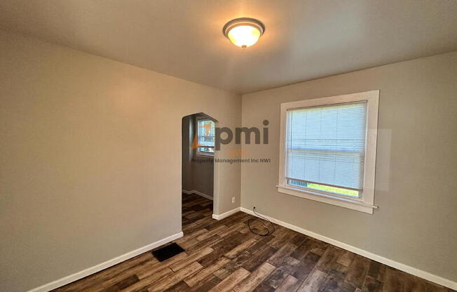 6136 6138 RAY AVE