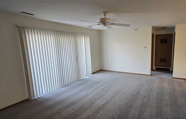 1 bed, 1 bath, 889 sqft, $940, Unit 112-206