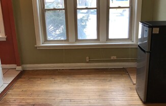 Studio, 1 bath, $725, Unit 15