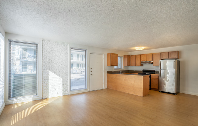 1 bed, 1 bath, 730 sqft, $1,350, Unit PEN-101