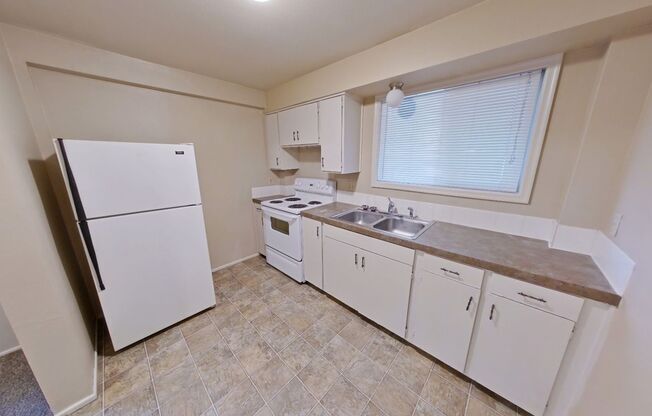 1 bed, 1 bath, $1,200, Unit 671 - 4