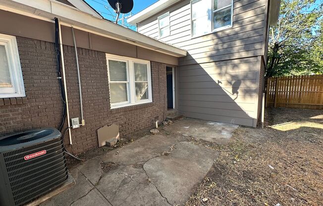 2 beds, 1 bath, $1,095