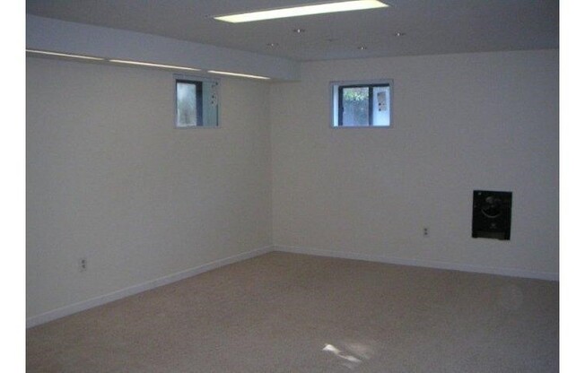Beautiful brick, 4 bedrooms 3 full bath single family home in the heart of Silver Spring