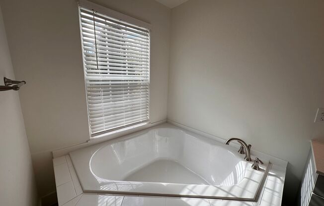2 beds, 2.5 baths, 1,165 sqft, $1,825, Unit #  851