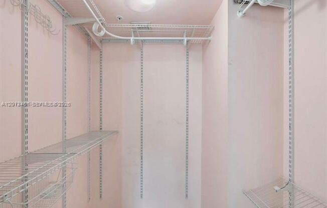 2 beds, 2 baths, $3,950, Unit # 603