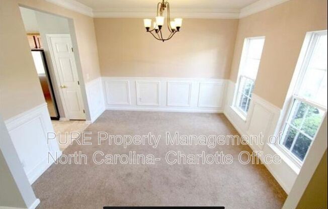 6033 QUEENS WALK CT