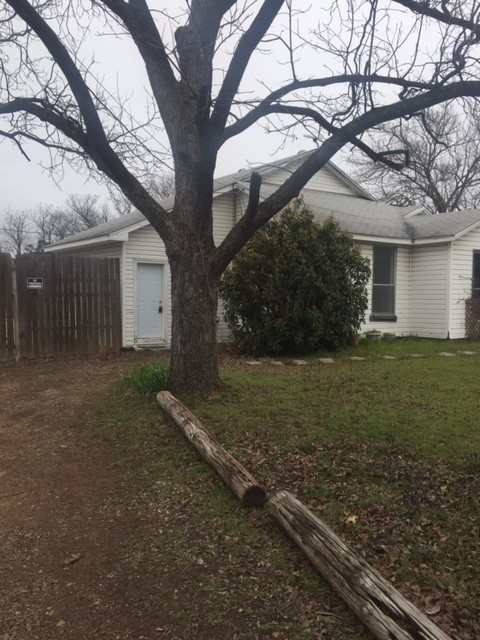 1940's Rent Home near UNT, Priced to Lease, but not pretty