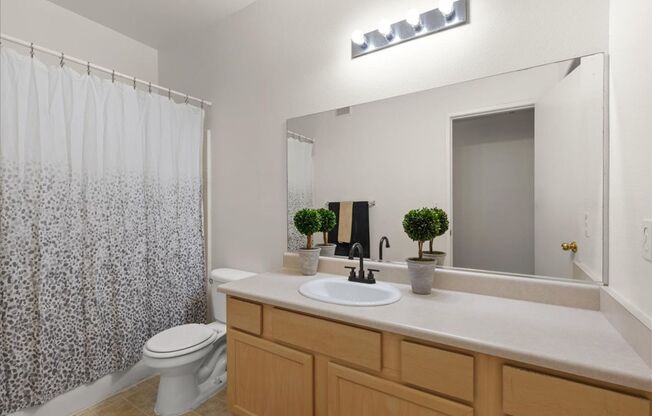 3 beds, 2 baths, $1,550, Unit # 2047