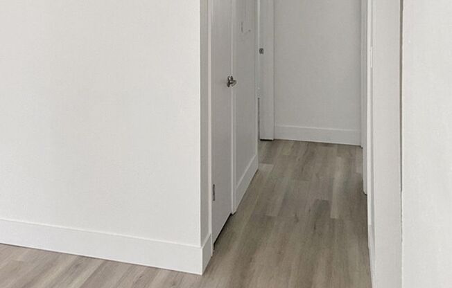 2 beds, 1 bath, 700 sqft, $1,335, Unit 46
